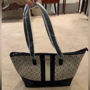 Casual Tote - Gold Zipper Hardware (Unbranded) - Brand New